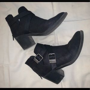 Ankle Buckle boots